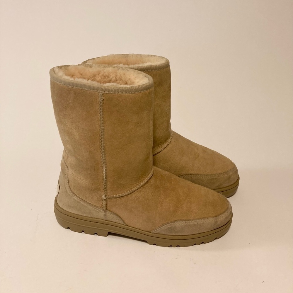 UGG Camel Suede Sheepskin Leather Mid Calf Winter Boots size 8